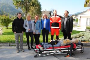 Šolarji so dan preživeli v policijski družbi, tudi pasji 14